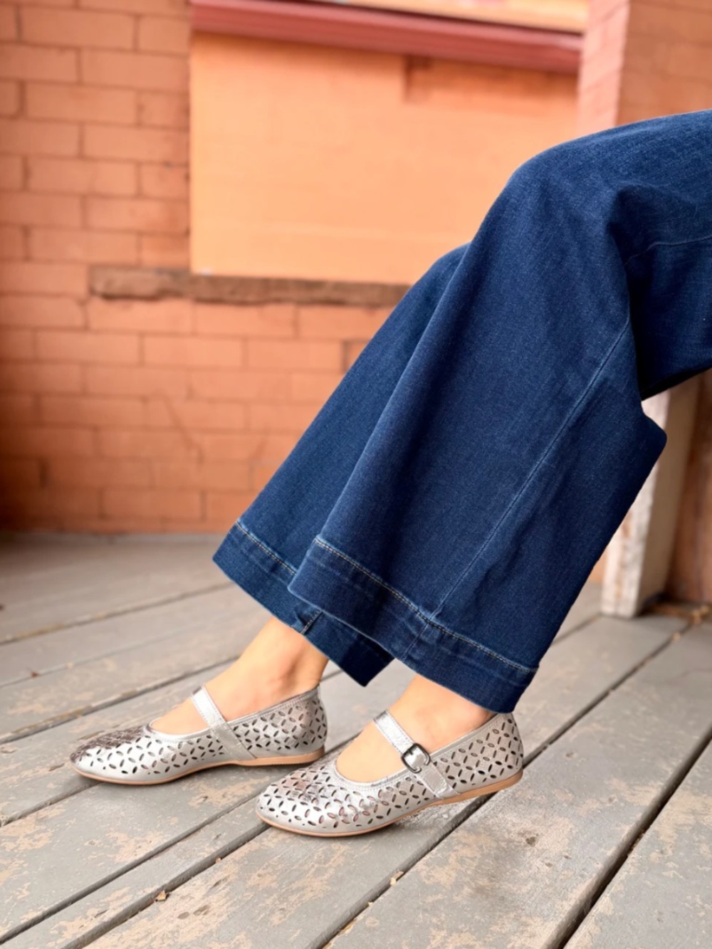 Bueno Kehlani Perf Flat in Dark Silver
